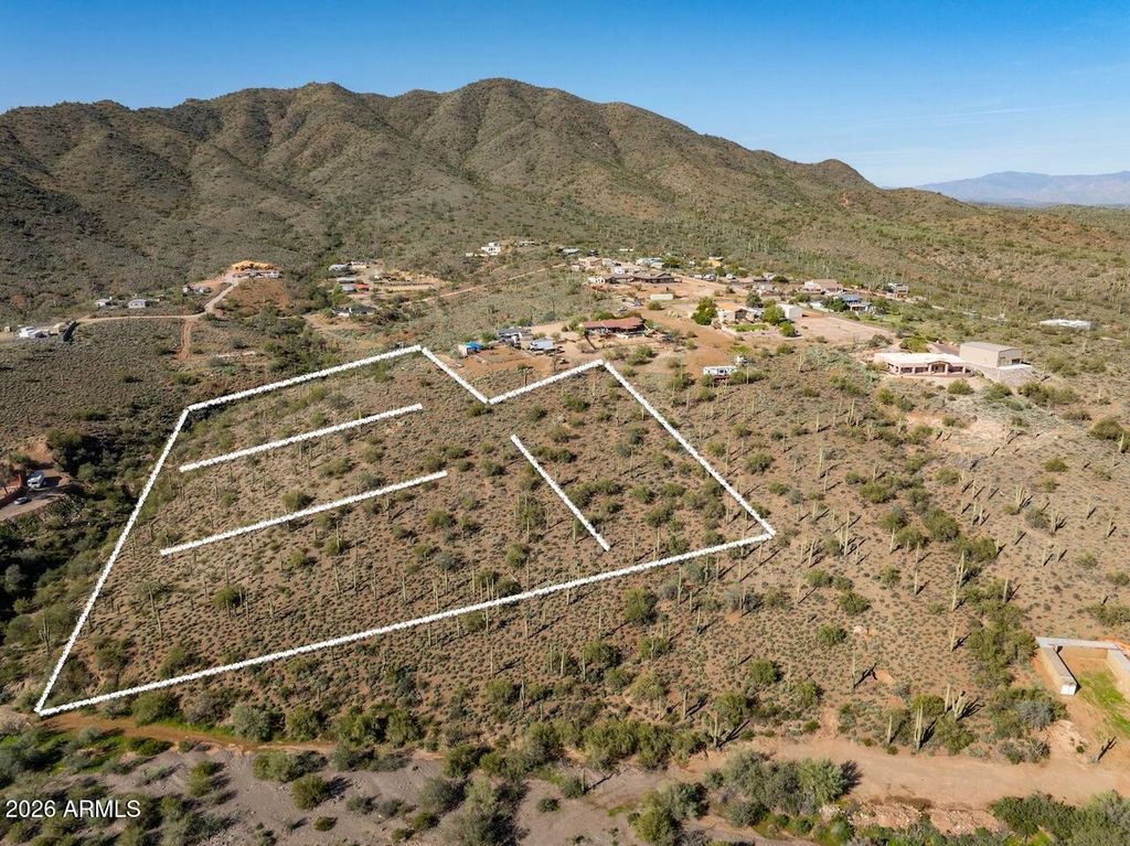 Image 4 of property listing at 437XX N 11TH Avenue -, New River, AZ 85087