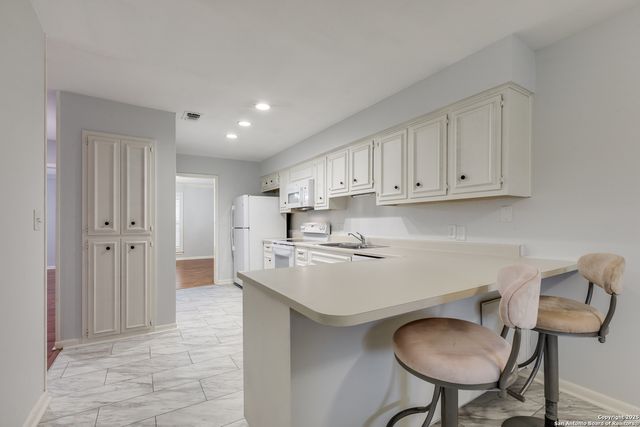 2611 Eisenhauer Rd Apt 903, San Antonio, TX 78209