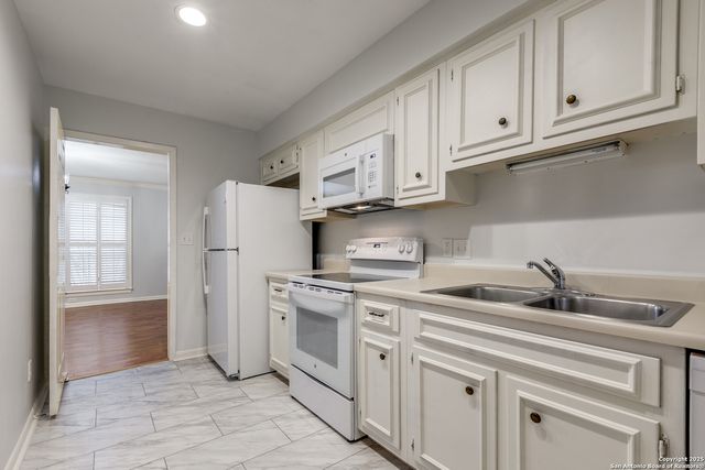 2611 Eisenhauer Rd Apt 903, San Antonio, TX 78209