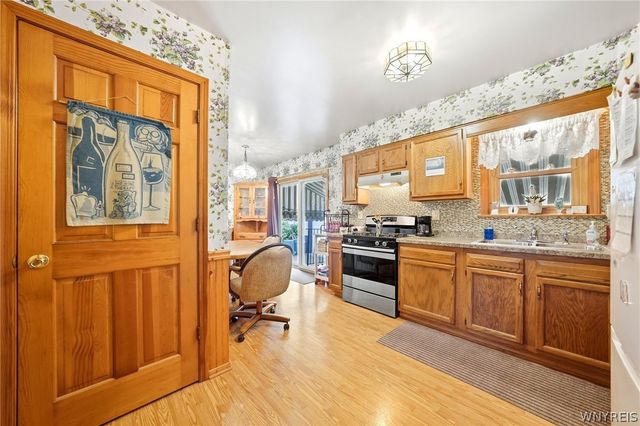 86 Cathedral Drive, West Seneca, NY 14224