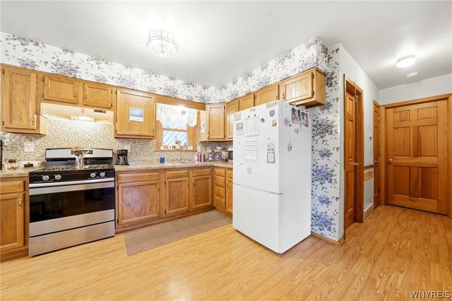 86 Cathedral Drive, West Seneca, NY 14224