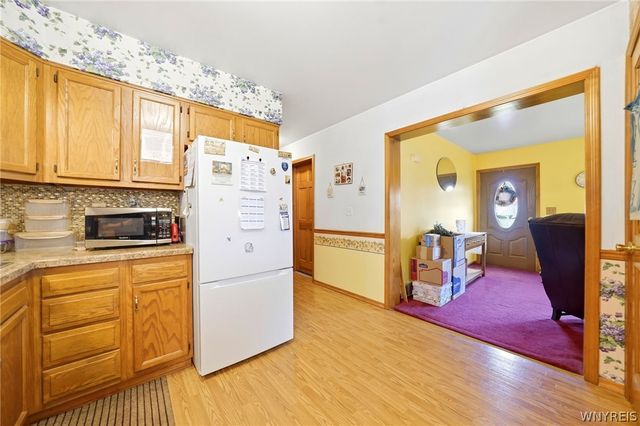 86 Cathedral Drive, West Seneca, NY 14224