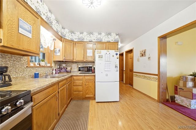 86 Cathedral Drive, West Seneca, NY 14224