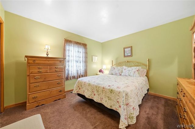 86 Cathedral Drive, West Seneca, NY 14224