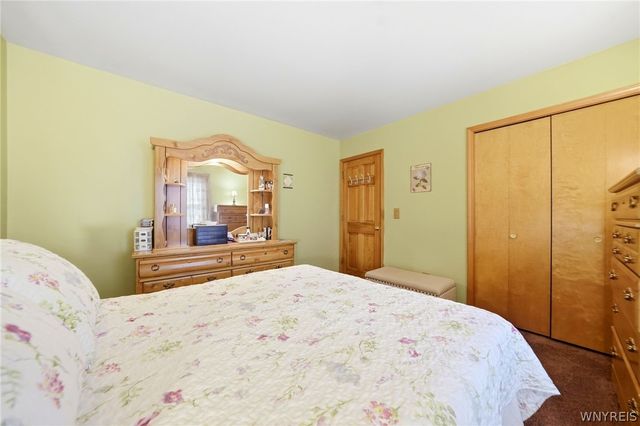 86 Cathedral Drive, West Seneca, NY 14224