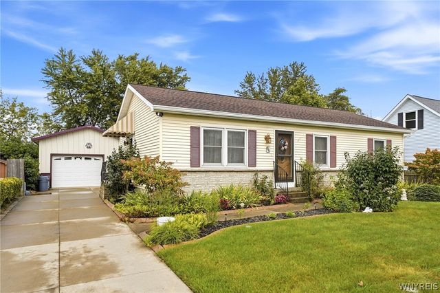 86 Cathedral Drive, West Seneca, NY 14224
