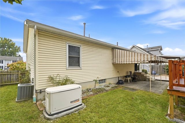 86 Cathedral Drive, West Seneca, NY 14224
