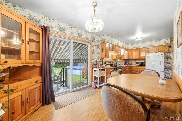 86 Cathedral Drive, West Seneca, NY 14224