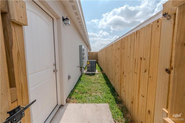 3085 Briggs Road, Weslaco, TX 78596