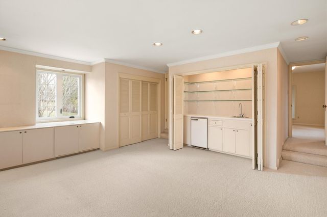 7819 Luin Lane, Windsor Heights, IA 50324