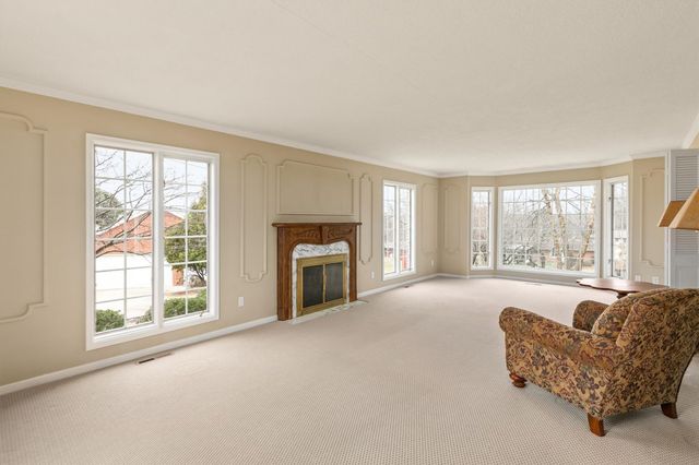 7819 Luin Lane, Windsor Heights, IA 50324