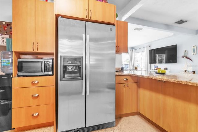 4101 YARDLEY AVENUE N, St Petersburg, FL 33713