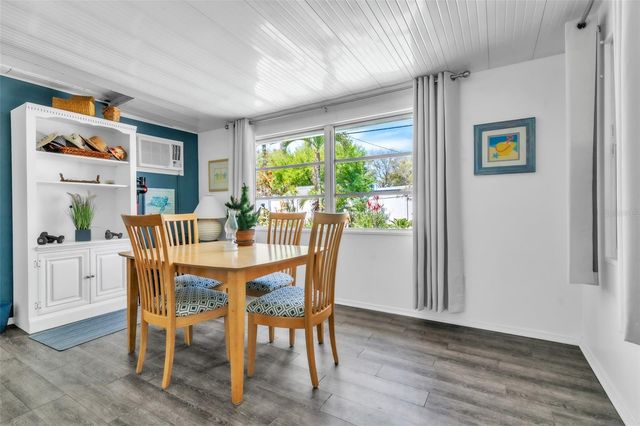 4101 YARDLEY AVENUE N, St Petersburg, FL 33713