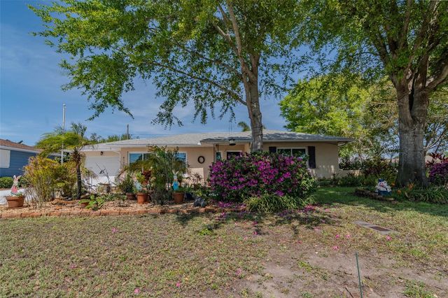 4101 YARDLEY AVENUE N, St Petersburg, FL 33713