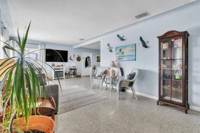 4101 YARDLEY AVENUE N, St Petersburg, FL 33713