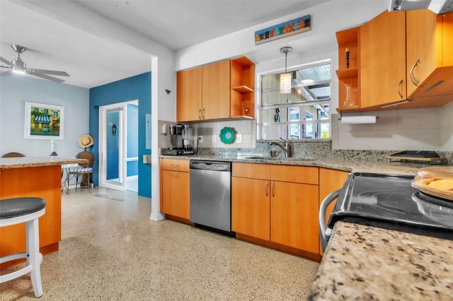 4101 YARDLEY AVENUE N, St Petersburg, FL 33713