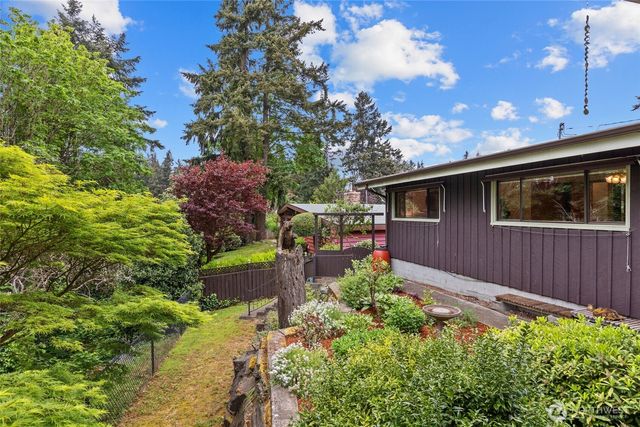 518 N 175th Street, Shoreline, WA 98133