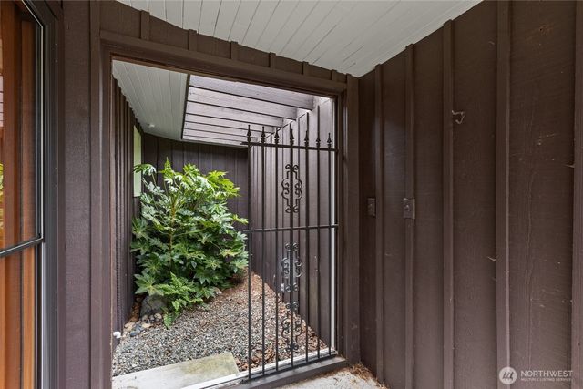 518 N 175th Street, Shoreline, WA 98133