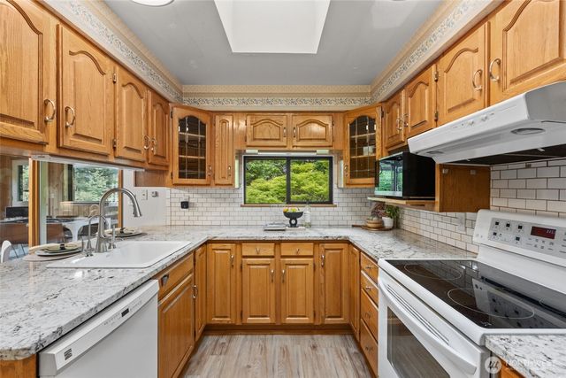 518 N 175th Street, Shoreline, WA 98133
