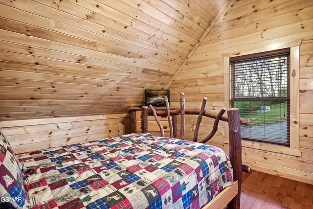 318 Alpine Mountain Way, Pigeon Forge, TN 37863