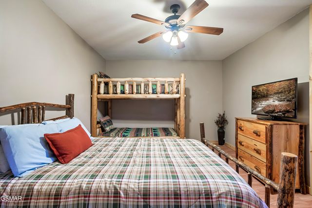 318 Alpine Mountain Way, Pigeon Forge, TN 37863