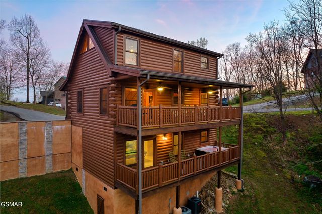 318 Alpine Mountain Way, Pigeon Forge, TN 37863