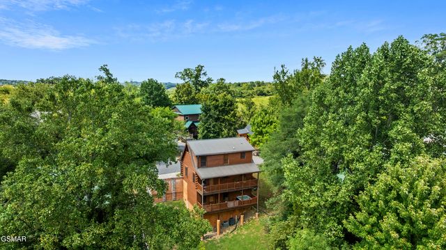 318 Alpine Mountain Way, Pigeon Forge, TN 37863