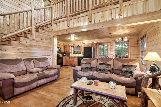 318 Alpine Mountain Way, Pigeon Forge, TN 37863