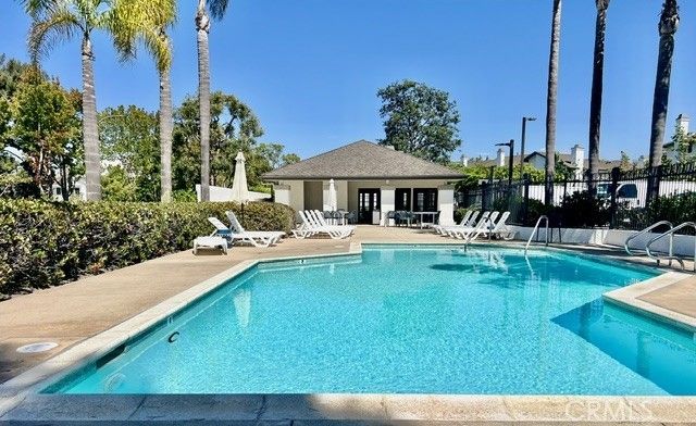 107 Harbor Woods Place, Newport Beach, CA 92660