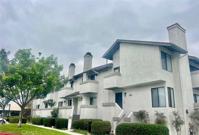 107 Harbor Woods Place, Newport Beach, CA 92660