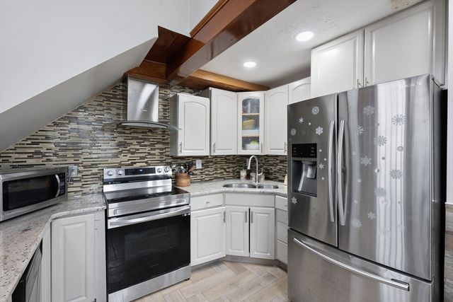 6 Harrington Way, Worcester, MA 01604