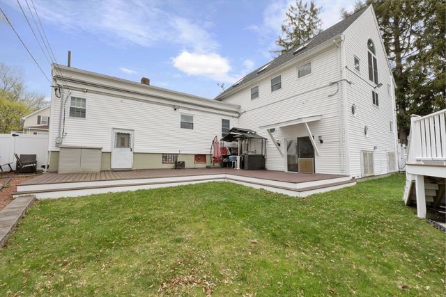 6 Harrington Way, Worcester, MA 01604