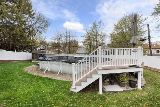 6 Harrington Way, Worcester, MA 01604