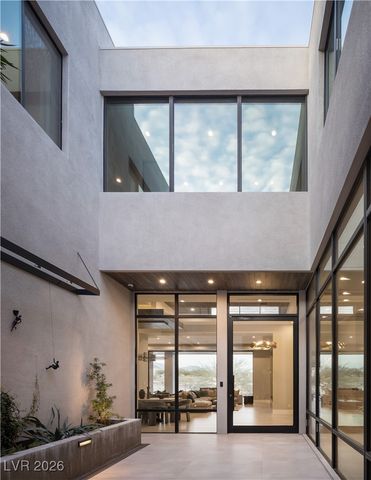 8 Sun Glow Lane, Las Vegas, NV 89135