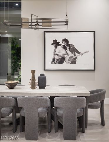 8 Sun Glow Lane, Las Vegas, NV 89135