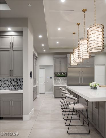 8 Sun Glow Lane, Las Vegas, NV 89135