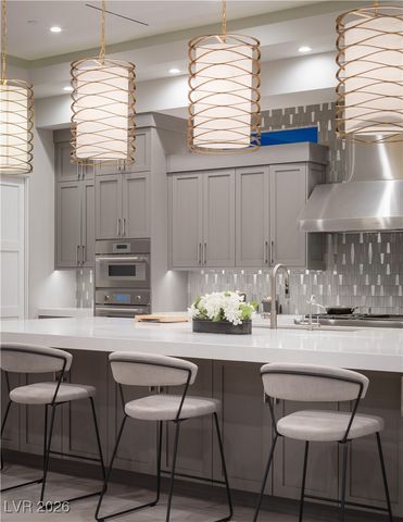 8 Sun Glow Lane, Las Vegas, NV 89135