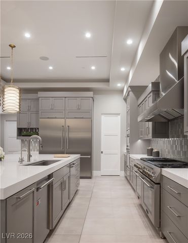 8 Sun Glow Lane, Las Vegas, NV 89135