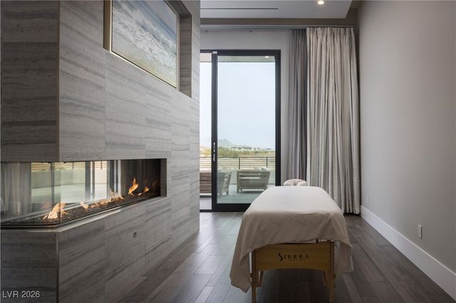 8 Sun Glow Lane, Las Vegas, NV 89135