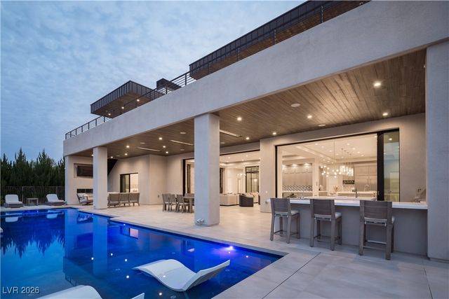 8 Sun Glow Lane, Las Vegas, NV 89135