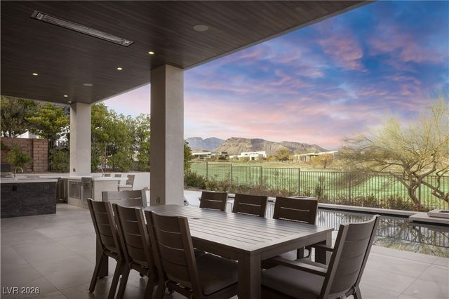 8 Sun Glow Lane, Las Vegas, NV 89135