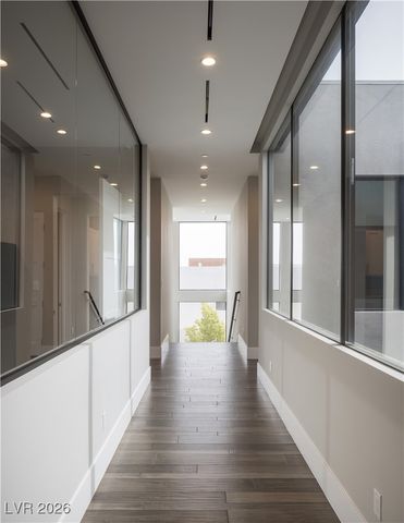 8 Sun Glow Lane, Las Vegas, NV 89135