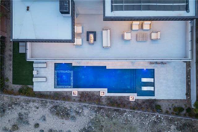 8 Sun Glow Lane, Las Vegas, NV 89135