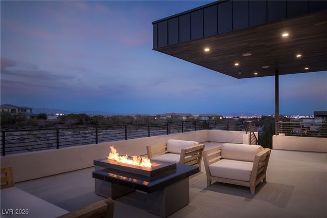 8 Sun Glow Lane, Las Vegas, NV 89135