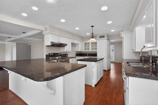 112 Kirkwood Lane, Conroe, TX 77304