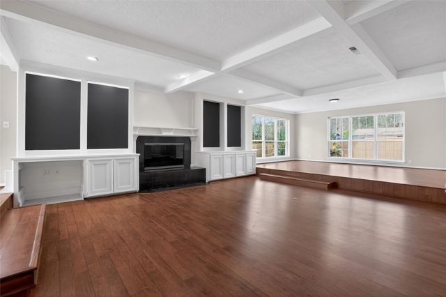 112 Kirkwood Lane, Conroe, TX 77304