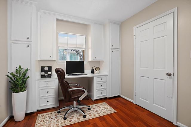 112 Kirkwood Lane, Conroe, TX 77304