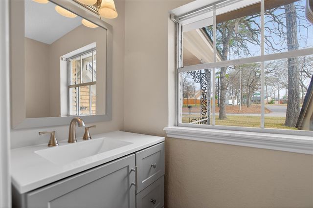 112 Kirkwood Lane, Conroe, TX 77304