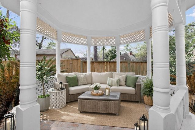 112 Kirkwood Lane, Conroe, TX 77304