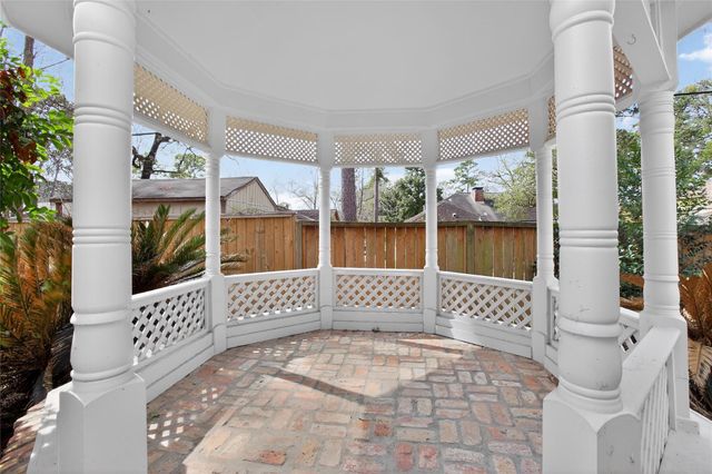 112 Kirkwood Lane, Conroe, TX 77304